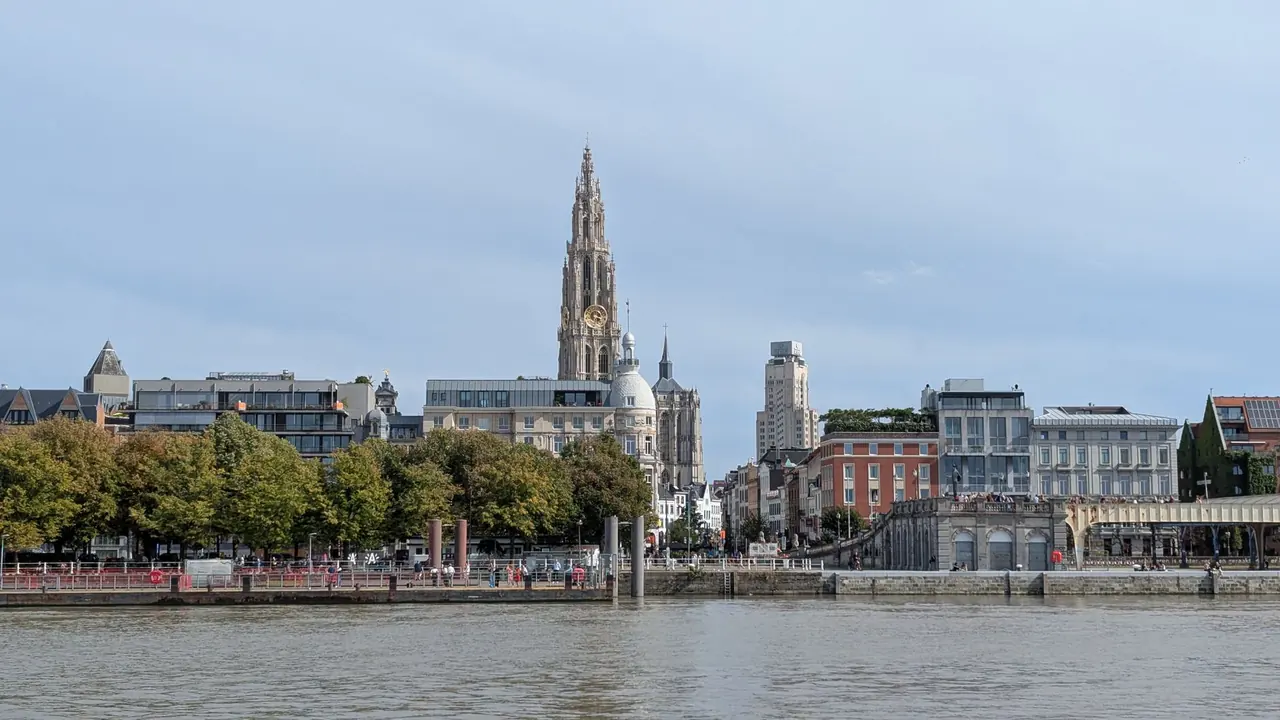 Panorama Antwerpii od strony Skaldy